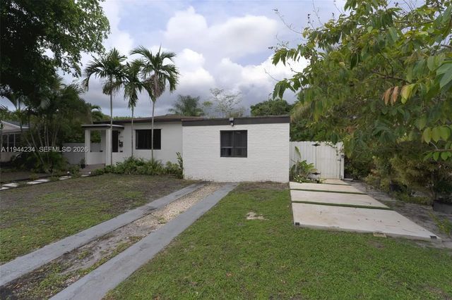5 of 35 - 260 Nw 133rd Street, North Miami, FL