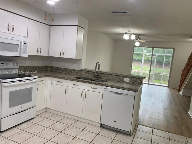 4 of 25 - 1384 Veracruz Lane #4-7, Weston, FL