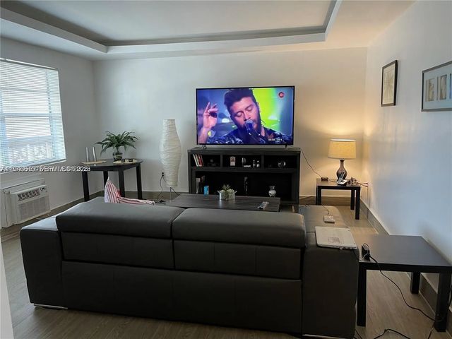 4 of 21 - 16900 Ne 14th Avenue #209, Miami, FL