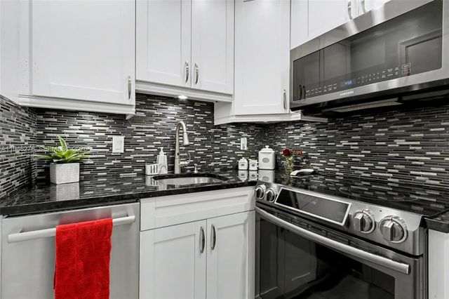 3 of 24 - 412 S Cypress Road #222, Pompano Beach, FL