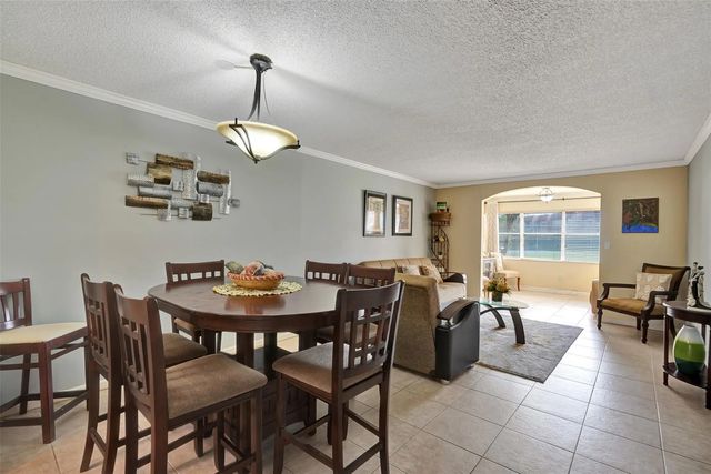 9821 Sunrise Lakes Boulevard #106, Sunrise