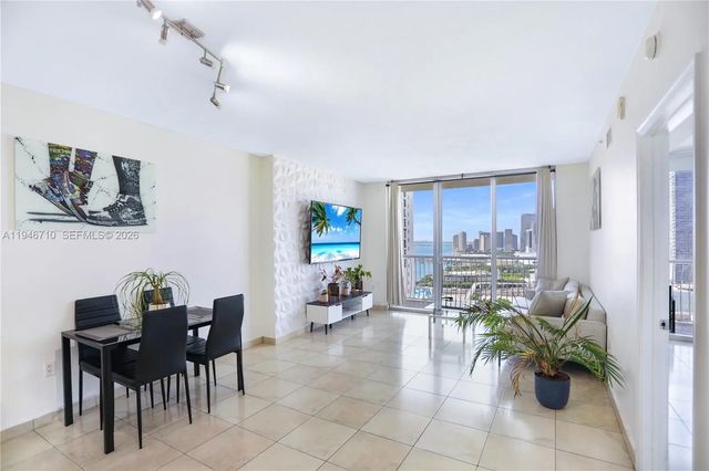 4 of 40 - 1750 N Bayshore Drive #3210, Miami, FL
