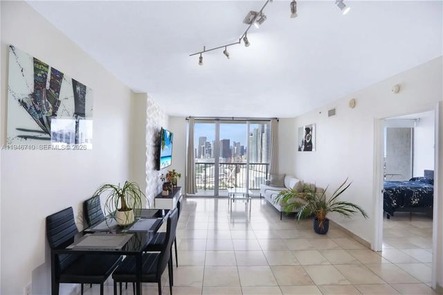 5 of 40 - 1750 N Bayshore Drive #3210, Miami, FL