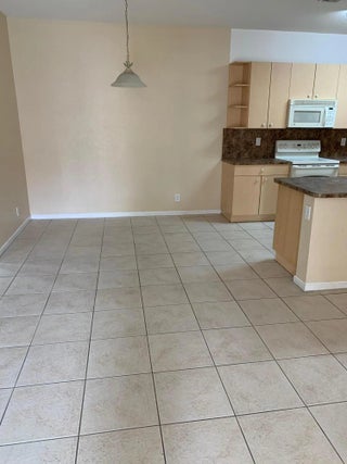 Photo of Listing #R11154842