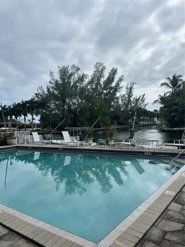 4 of 12 - 2640 Ne 135th Street #312, North Miami, FL