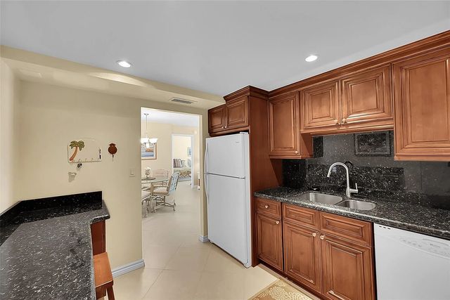 5 of 28 - 531 N Ocean Boulevard #410, Pompano Beach, FL