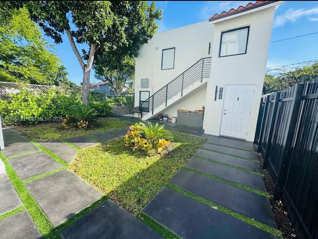 5 of 51 - 905 Sw 13th Court, Miami, FL