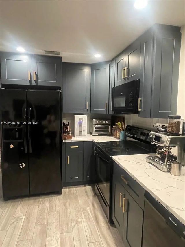 3 of 8 - 2730 Adams Street, Hollywood, FL