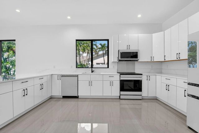 3 of 51 - 3920 Espan Court, Palm Springs, FL