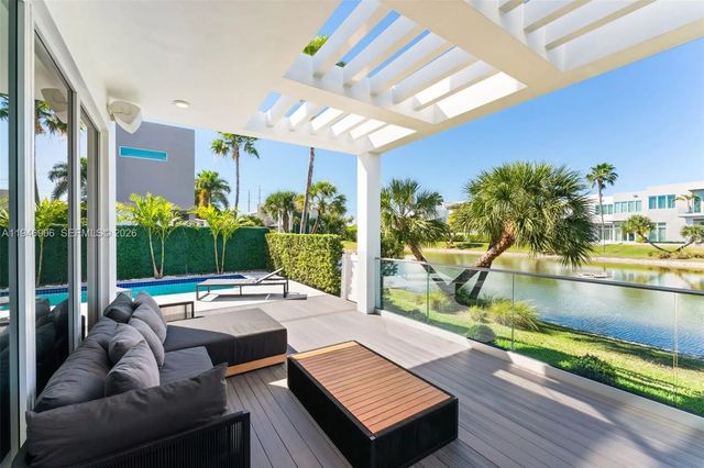 3 of 49 - 10561 Nw 67th Terrace, Doral, FL