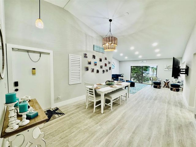 5 of 38 - 3216 S Lakeview Circle #5202, Fort Pierce, FL