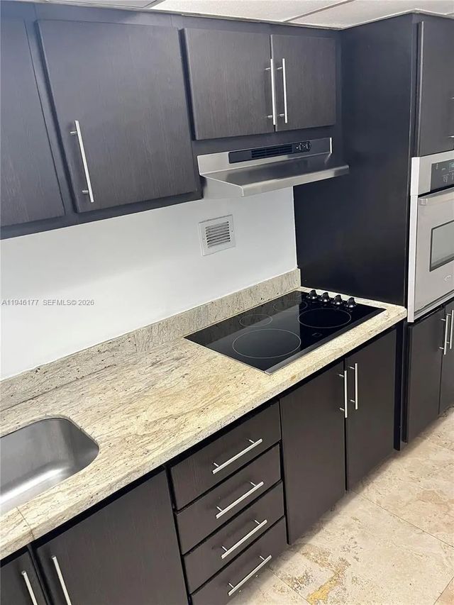 5 of 15 - 1000 West Avenue #1006, Miami Beach, FL