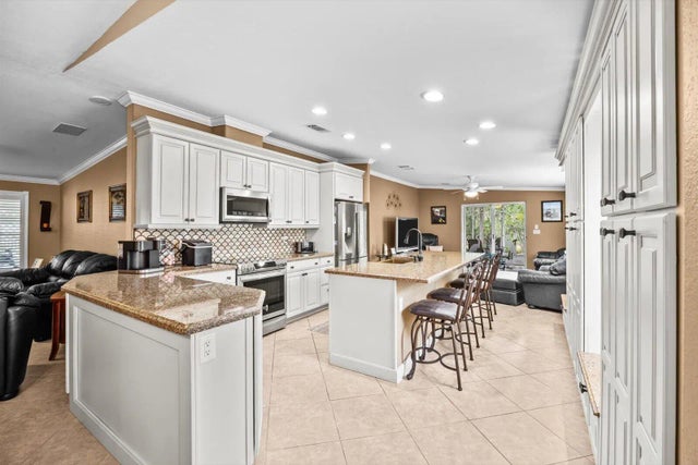 Photo of Listing #R11154994