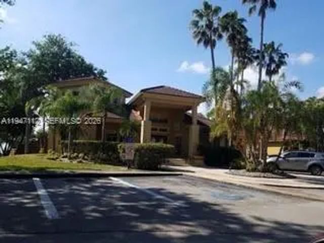 4863 Via Palm Lakes #806, West Palm Beach