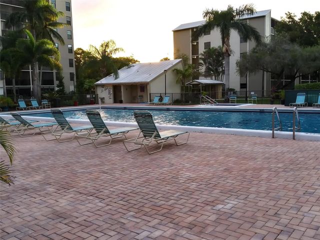 3 of 11 - 2112 S Cypress Bend Drive #207, Pompano Beach, FL