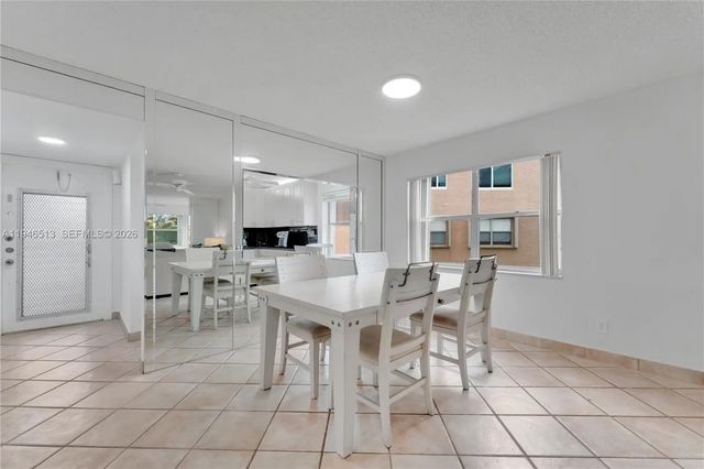 3 of 31 - 9721 Sunrise Lakes Boulevard #201, Sunrise, FL