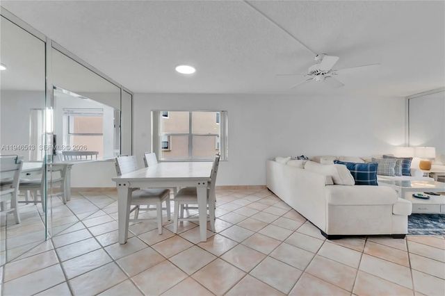 4 of 31 - 9721 Sunrise Lakes Boulevard #201, Sunrise, FL