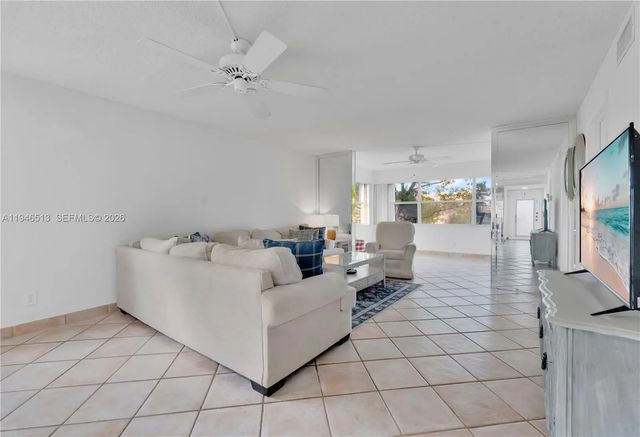 5 of 31 - 9721 Sunrise Lakes Boulevard #201, Sunrise, FL