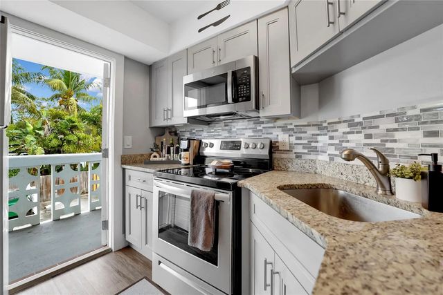 3 of 50 - 2161 Ne 42nd Court #215, Lighthouse Point, FL