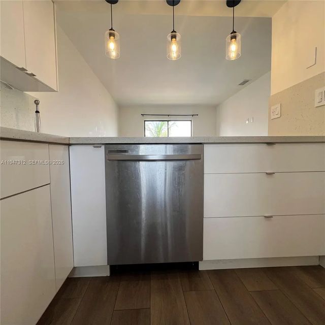 5 of 25 - 8425 Nw 8th Street #406, Miami, FL