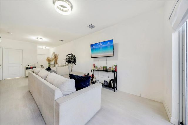4 of 19 - 1214 Nw 4th Lane #1214, Homestead, FL