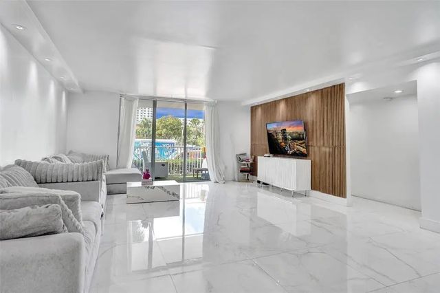 2801 Ne 183rd Street #101w, Aventura