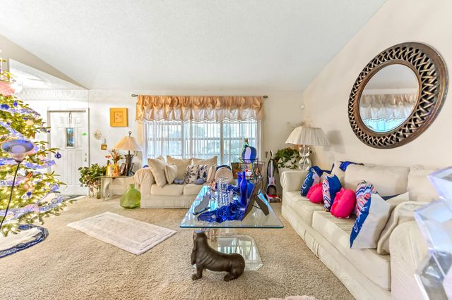 5 of 27 - 2531 Doral Way, Riviera Beach, FL