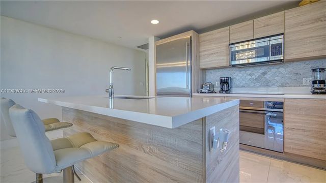 4 of 36 - 16385 Biscayne Boulevard #1415, North Miami Beach, FL