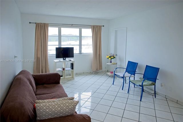 5 of 20 - 2309 Park Lane #304, Hollywood, FL