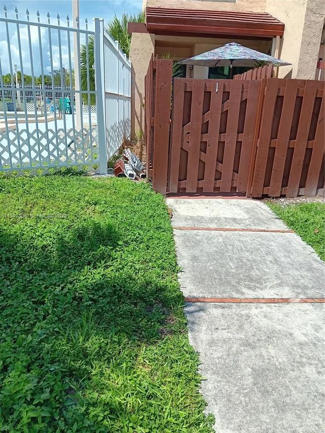 2 of 6 - 271 W Park Drive #1-7, Miami, FL