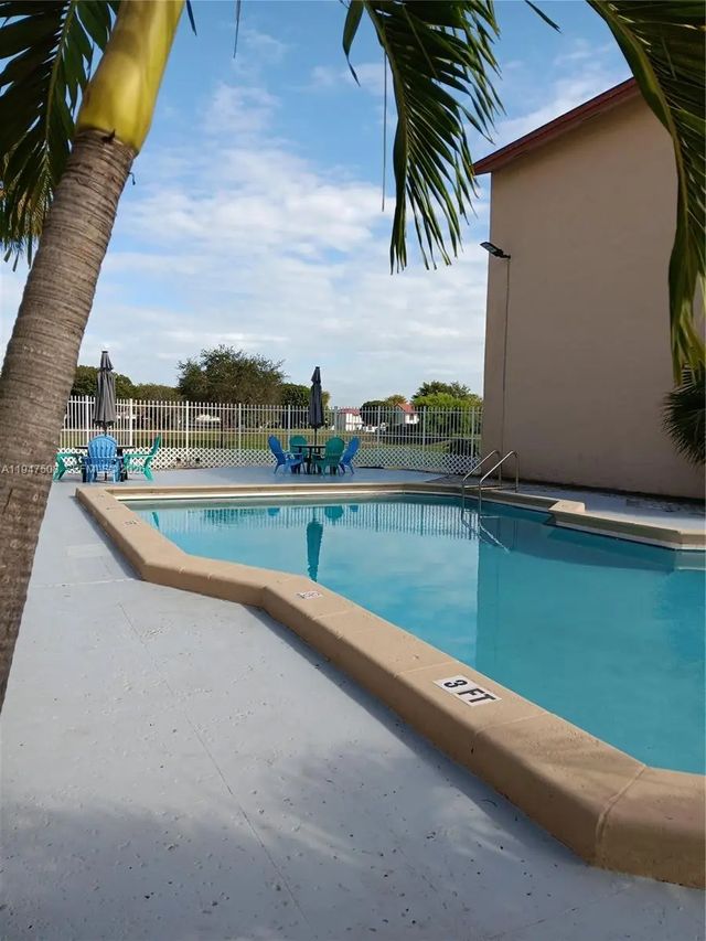 4 of 6 - 271 W Park Drive #1-7, Miami, FL