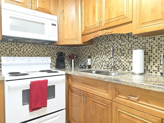 3 of 34 - 204 Kent L #l, West Palm Beach, FL