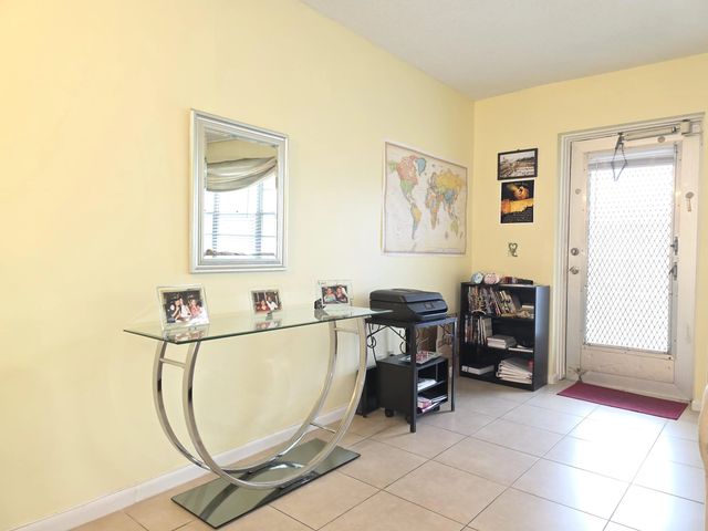 4 of 34 - 204 Kent L #l, West Palm Beach, FL