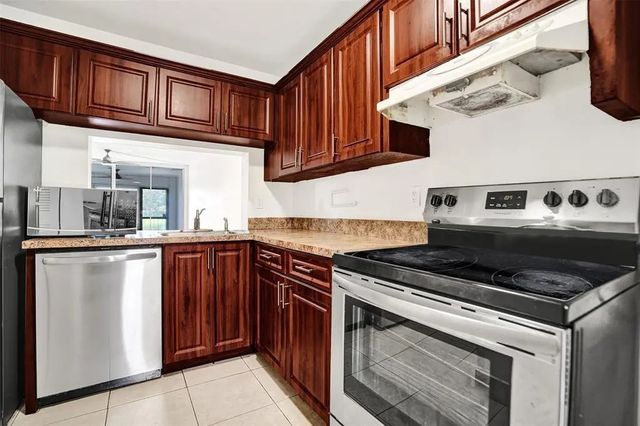 3 of 30 - 9440 Poinciana Place #101, Davie, FL