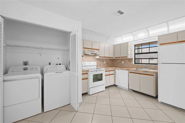 3 of 25 - 3574 Nw 95th Terrace #8q, Fort Lauderdale, FL