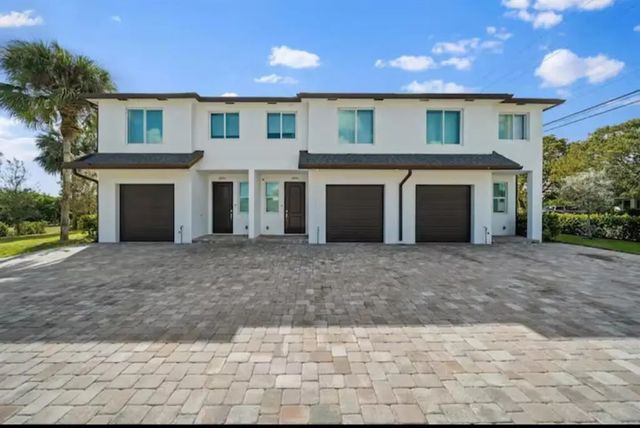 2 of 17 - 1559 W 26th Court, Riviera Beach, FL