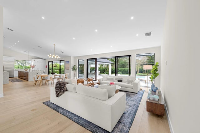 Photo of Listing #R11155260