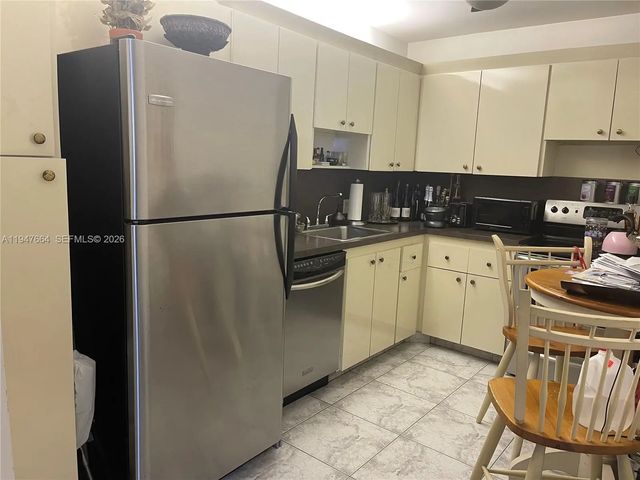 4 of 28 - 20100 W Country Club Drive #507, Aventura, FL