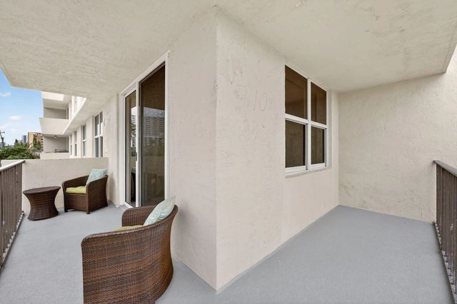 3 of 31 - 1009 N Ocean Boulevard #312, Pompano Beach, FL