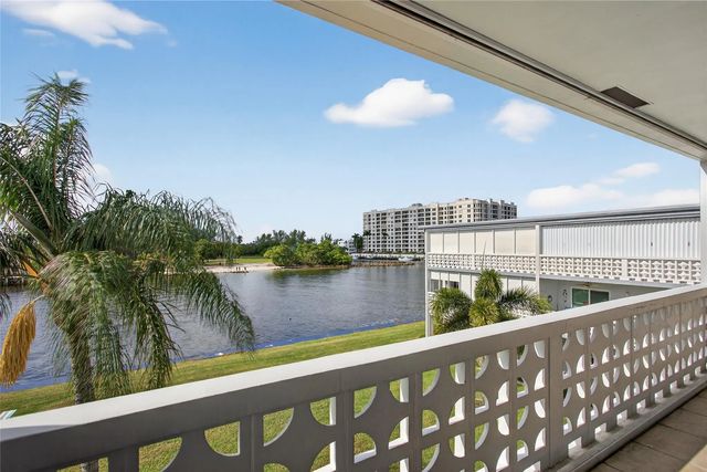 5 of 44 - 1001 N Riverside Drive #305, Pompano Beach, FL