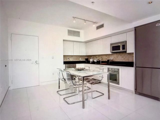 3 of 16 - 92 Sw 3rd Street #4309, Miami, FL