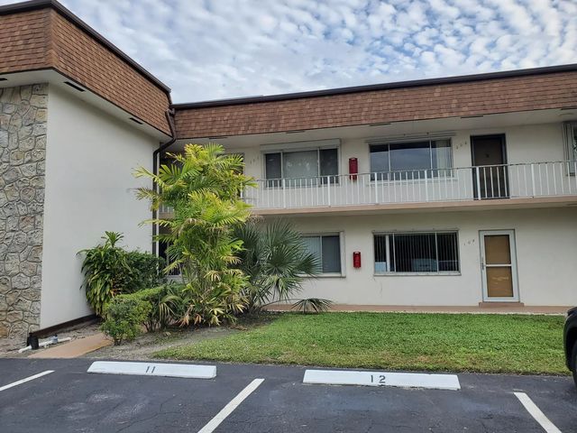 2 of 20 - 2878 Donnelly Drive #106, Lake Worth, FL