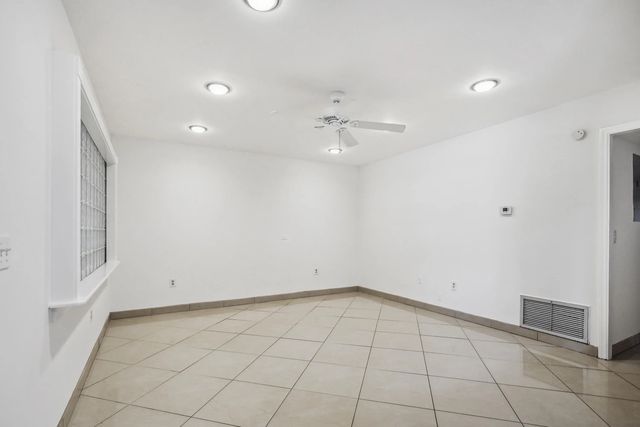 5 of 20 - 2878 Donnelly Drive #106, Lake Worth, FL
