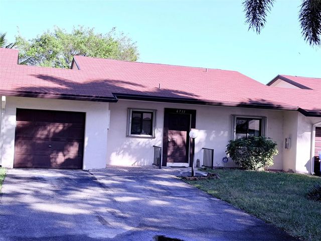 6711 S Parkway Drive #2-10, Margate