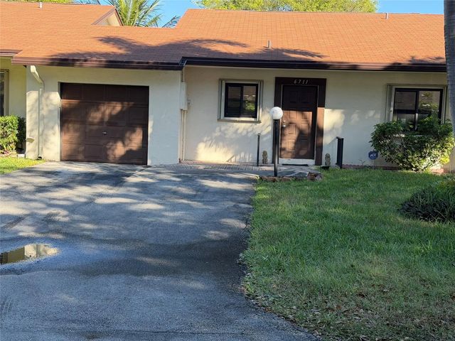 3 of 27 - 6711 S Parkway Drive #2-10, Margate, FL
