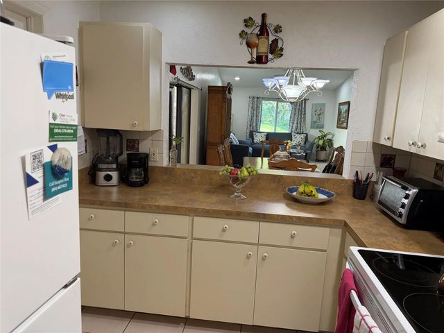 5 of 27 - 6711 S Parkway Drive #2-10, Margate, FL