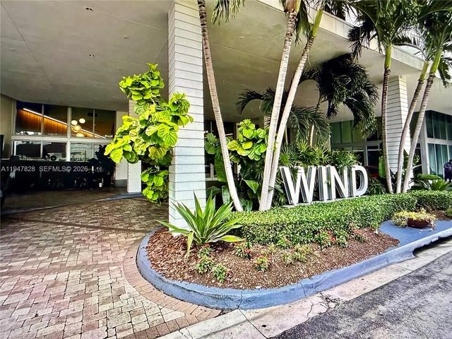 2 of 10 - 350 S Miami Avenue #2912, Miami, FL