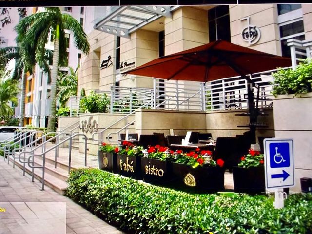 4 of 18 - 1050 Brickell Avenue #1816, Miami, FL