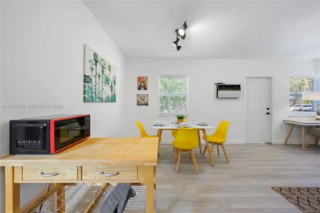 4 of 33 - 1444 Ne 13th Avenue #13, Fort Lauderdale, FL