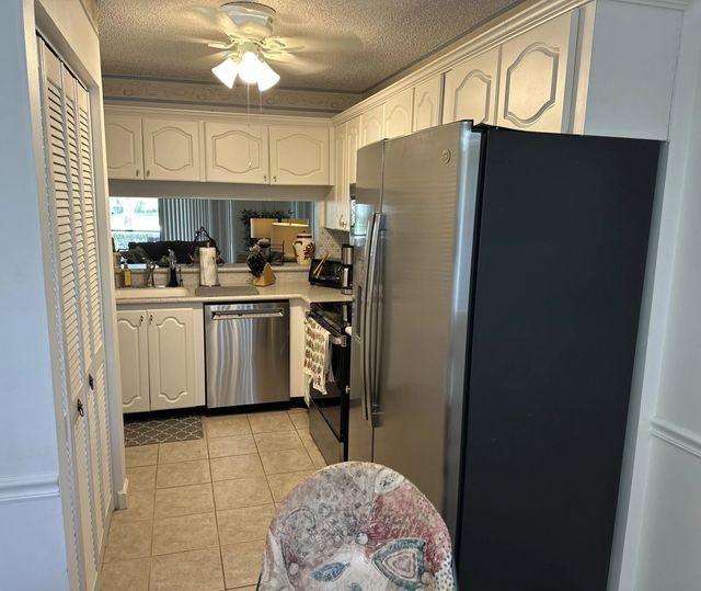 3 of 14 - 3138 Via Poinciana #114, Lake Worth, FL